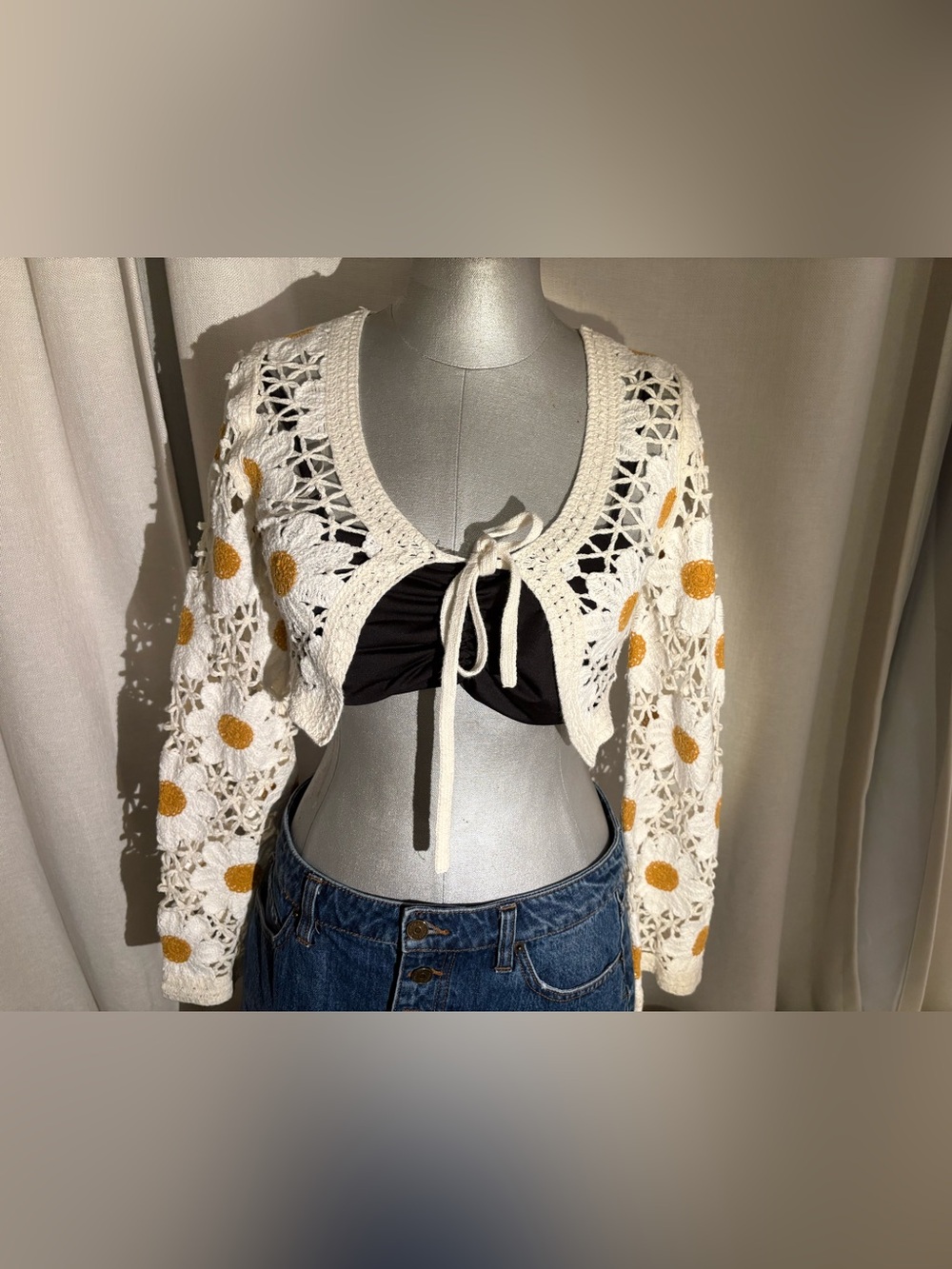 RARE Daisy Crochet Tie Front Crop Top Boho Festival Coachella Cardigan Sz XS - Picture 8 of 16
